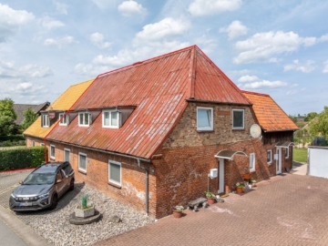 Für Kapitalanleger: Vermietete Mehrfamilien-Doppelhaushälfte in Blekendorf/Ostsee, 24327 Blekendorf, Doppelhaushälfte