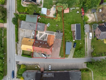 Blick von oben auf das Grundstück - Für Kapitalanleger: Vermietete Mehrfamilien-Doppelhaushälfte in Blekendorf/Ostsee