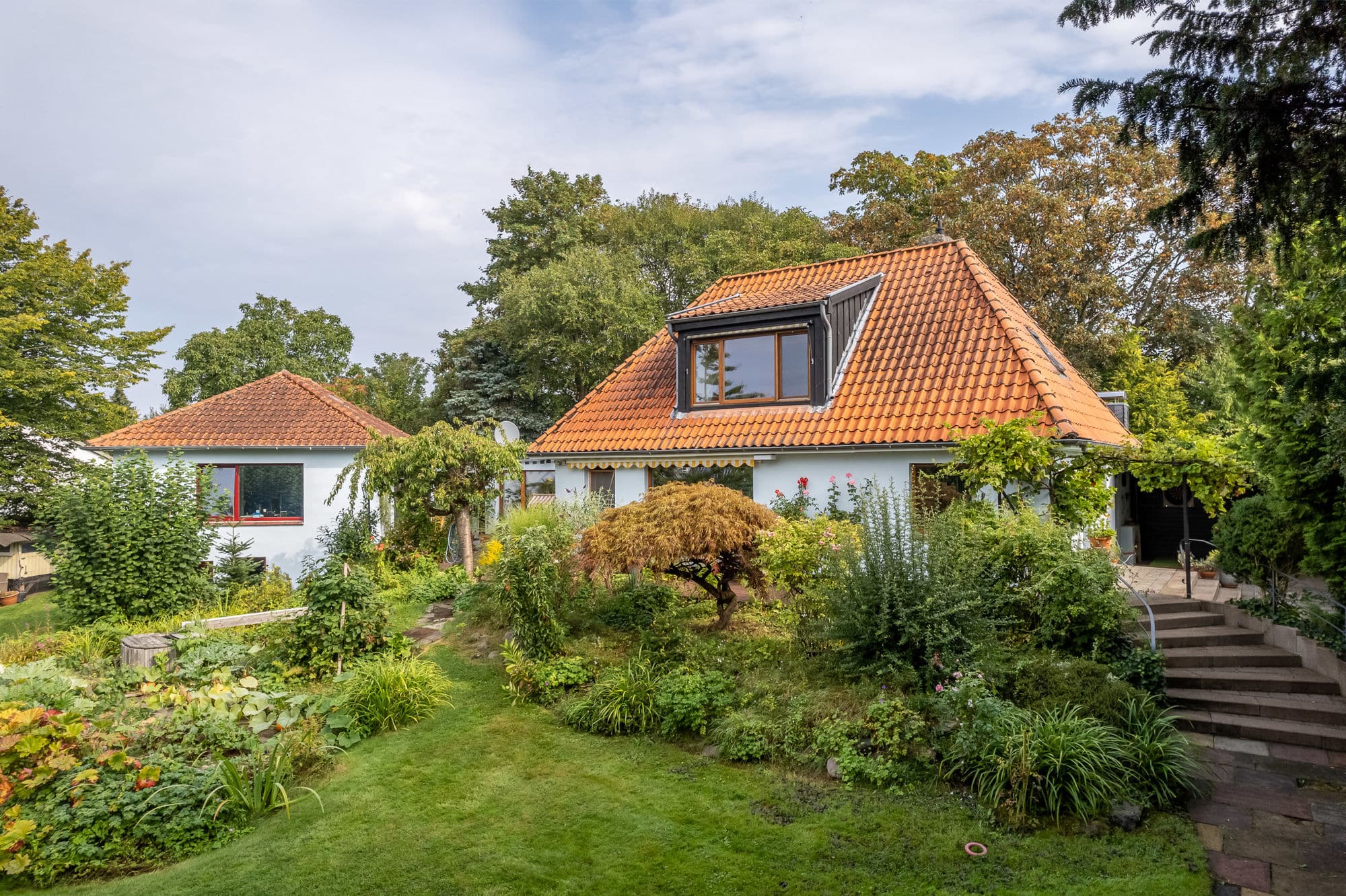 Hausansicht vom Garten - Individuelles Einfamilienhaus auf schönem Grundstück zentrumsnah in Eutin