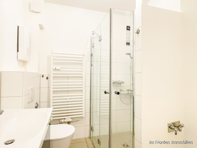 Wohnen auf der Wilhelmshöhe in Eutin: 3-Zimmer-Wohnung zu mieten - Badezimmer mit Waschmaschinenanschluss