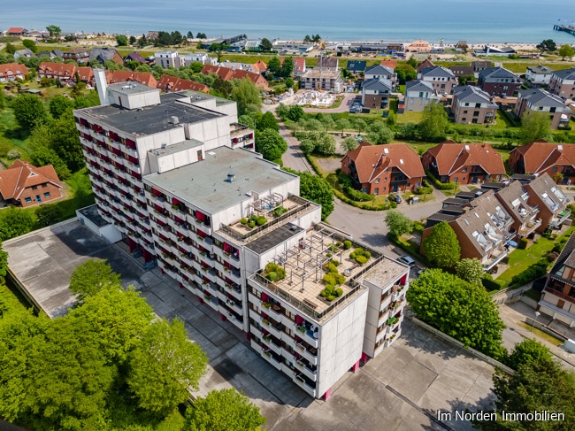 Gepflegte Eigentumswohnung zur Meerseite in Dahme - Blick auf die Appartementanlage Berolina