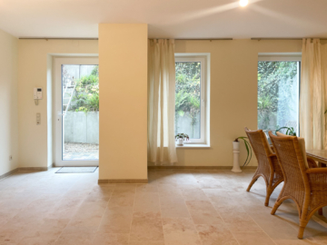 Wohnbereich - Elegante 1-Zimmer-Souterrain-Wohnung in Malente / Krummsee zu mieten