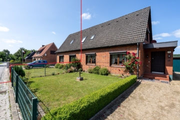 Blick auf den Hauseingang - Gepflegte Doppelhaushälfte auf sonnigem Grundstück in Malente/Kreuzfeld