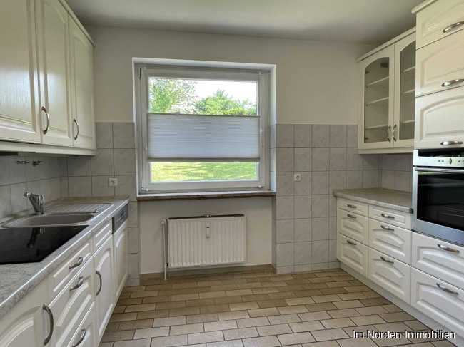 4-Zimmer-Wohnung mit sonnigem Balkon in Eutin zu mieten - Küche