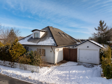 Großzügiges Wohnhaus mit Renovierungsstau und Restarbeiten in Heiligenhafen, 23774 Heilgenhafen, Einfamilienhaus