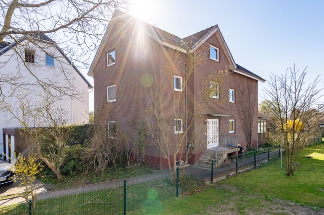 Hausansicht - Moderne 3-Zimmerwohnung inkl. Wintergarten in kleiner Anlage in Eutin zu mieten