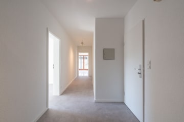 Flur - Moderne 3-Zimmerwohnung inkl. Wintergarten in kleiner Anlage in Eutin zu mieten