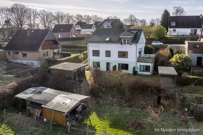 Teilsaniertes Haus mit 3 Wohneinheiten in Malkwitz / Gemeinde Malente - Hausansicht von oben