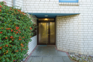 Hauseingang - Strandnahe 3-Zimmer-Eigentumswohnung mit Balkon im Ostseebad Dahme