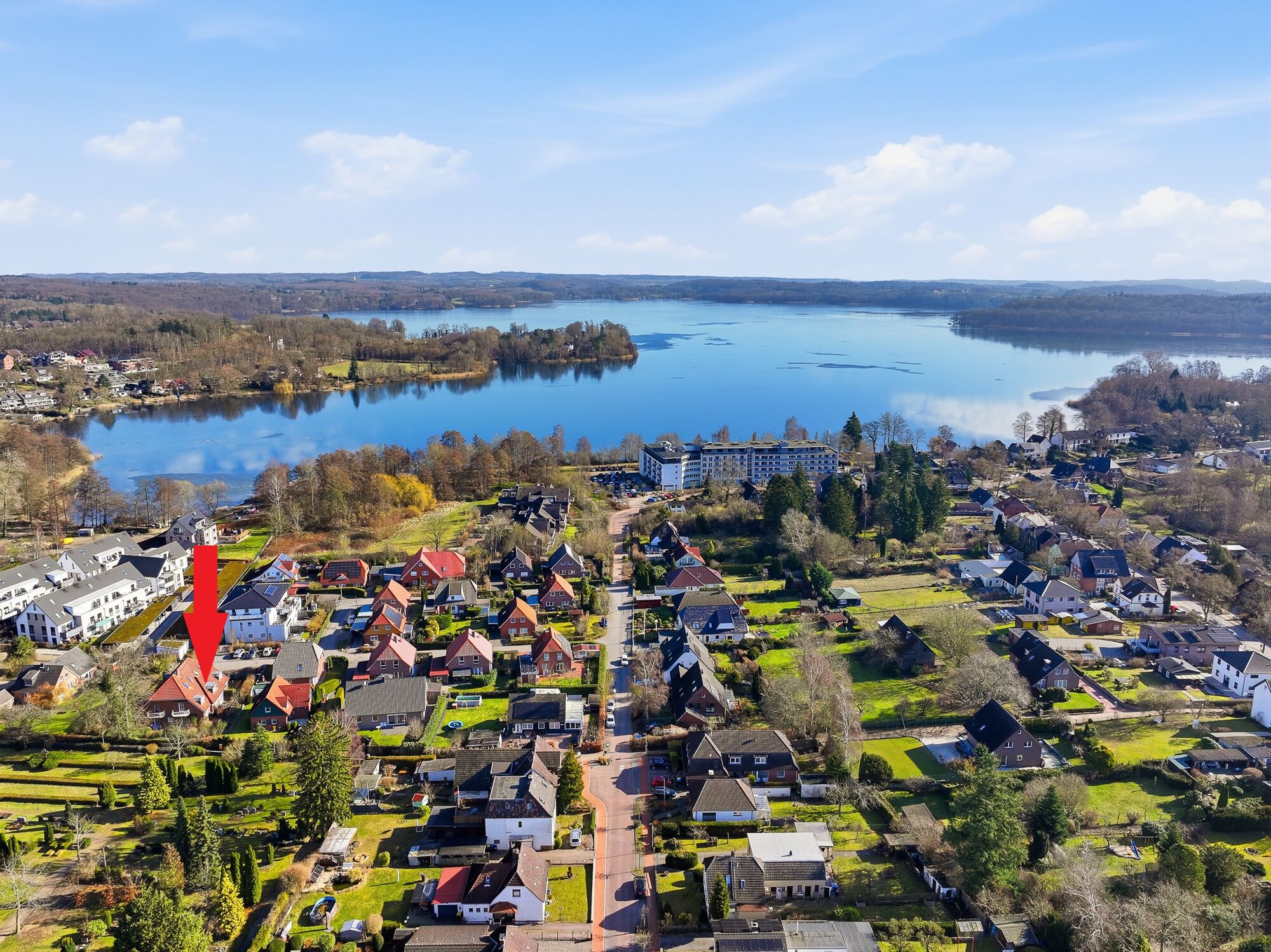Lage im Wohngebiet mit Blick zum Kellersee - Maisonette-Eigentumswohnung in Seenähe mit Stellplatz in Bad Malente