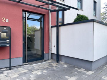 Hauseingang - Großzügige 2,5-Zimmer-Wohnung in exklusiver Wohnanlage in Eutin zu mieten