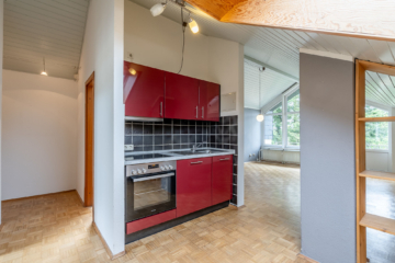 Helle 2-Zimmer-Dachgeschosswohnung mit Loggia, Balkon und Stellplatz in Bad Malente zu mieten, 23714 Malente, Dachgeschosswohnung