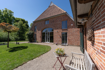 Blick auf den Hauseingang, Wohnung 1 - Historisches Fachwerkhaus mit zwei Wohnungen in Eutin-Fissau