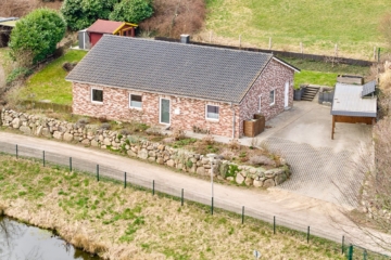 Bungalow von oben - Junger Bungalow in Malente / Neukirchen