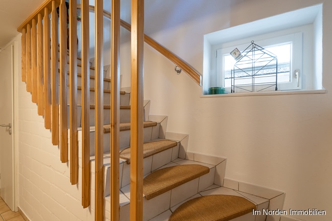 Elegantes Einfamilienhaus in Bad Malente - Treppe ins Kellergeschoss