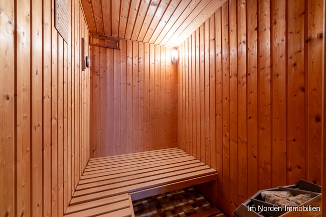 Gepflegter Bungalow auf sonnigem Grundstück in Bad Schwartau - Sauna am Schlafzimmer
