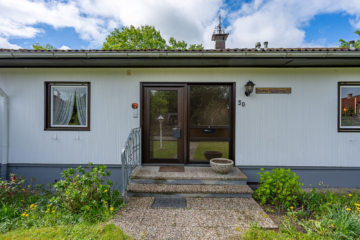 Hauseingang - Einfamilienhaus mit Vollkeller auf sonnigem Grundstück in Eutin
