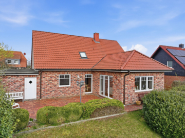 Ansicht vom Garten - Familienfreundliches Einfamilienhaus mit durchdachtem Grundriss in ruhiger Lage von Pönitz