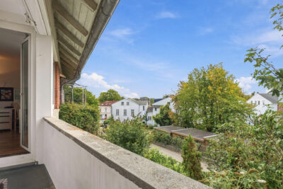 Blick von der Loggia auf die Plöner Straße