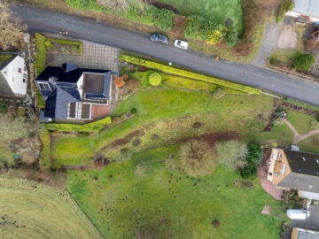 Grundstück von oben - Top modernisiertes Einfamilienhaus mit Blick in die Natur