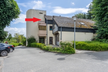 Blick auf die Wohnung im Dachgeschoss - Freie 2-Zimmer-Eigentumswohnung mit Loggia und Balkon in Malente