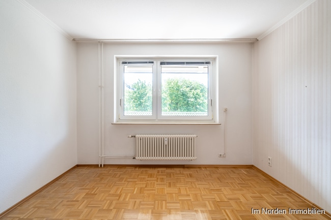 Freie Eigentumswohnung mit 3 Zimmern und Balkon in guter Lage von Lübeck - Zimmer