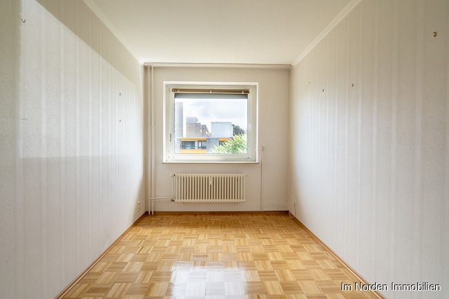 Freie Eigentumswohnung mit 3 Zimmern und Balkon in guter Lage von Lübeck - kleines Zimmer