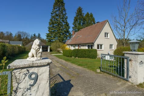 Doppelhaus mit großem Grundstück am Waldrand, 23701 Süsel / Zarnekau, Mehrfamilienhaus