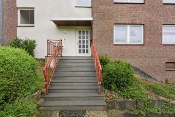 Treppe zum Hauseingang
