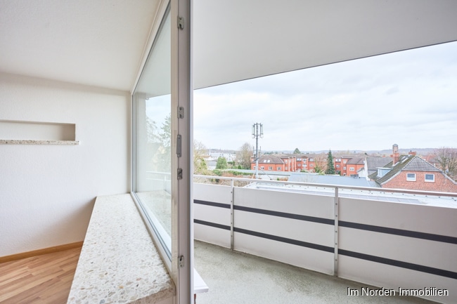 Freie Ein-Zimmer-Eigentumswohnung mit Balkon in Malente - Balkon