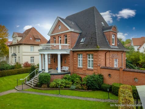 Altbauvilla vis à vis vom Schloßgarten, 23701 Eutin, Villa
