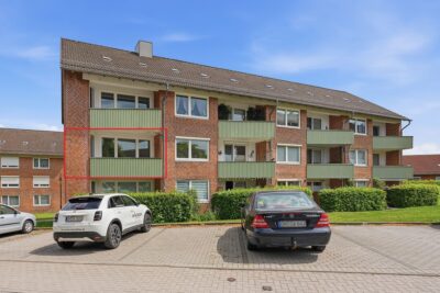 Blick auf die Wohnung und den Stellplatz