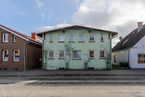 Stark sanierungsbedürftiges Haus mit Hofgebäude in zentrumsnaher Lage von Eutin, 23701 Eutin, Einfamilienhaus
