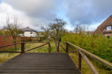 Blick über die Terrasse - Kleines Wohnhaus auf sonnigem Grundstück in Eutin