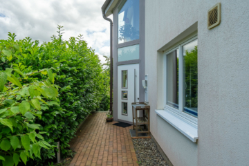 Zuwegung zum Hauseingang - Exklusives Einfamilienhaus in ruhiger Innenstadtlage von Eutin