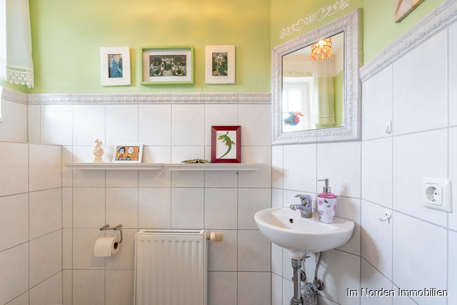 Gepflegte Doppelhaushälfte in Eutin-Fissau mit schönem Garten - Gäste-WC