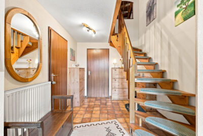 Diele und Treppe in das Obergeschoss