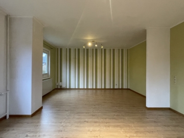 Wohn- und Esszimmer - Doppelhaushälfte mit Garten und Garage in Ascheberg / Holstein zu mieten