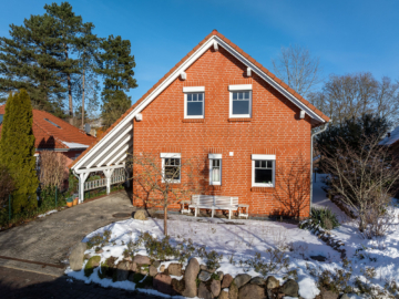 Einfamilienhaus mit Vollkeller in Seenähe von Plön-Stadtheide, 24306 Plön, Einfamilienhaus