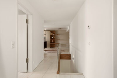 Flur mit Treppe ins Erdgeschoss