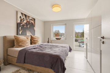 Schlafzimmer im Obergeschoss - Aussergewöhnliche Maisonette-Wohnung in erster Strandreihe – ca. 158 m² Wohn- & Nutzfläche mit Ostseeblick
