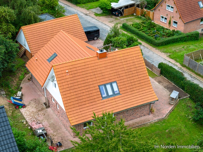 Attraktives Einfamilienhaus in Neversfelde in der Holsteinischen Schweiz - Hausansicht von oben