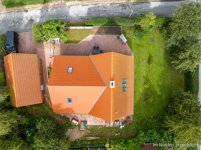 Attraktives Einfamilienhaus in Neversfelde in der Holsteinischen Schweiz - Hausansicht von oben