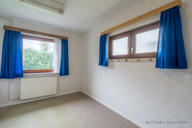 Gepflegtes Einfamilienhaus mit zwei Wohneinheiten in Bosau / OT Klenzau - Zimmer