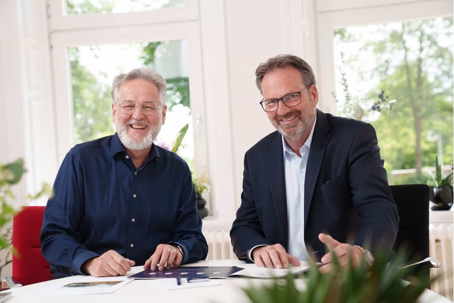 Herr Rupprecht und Herr Simon sind auch nach Vertragsabschluss für Sie da.